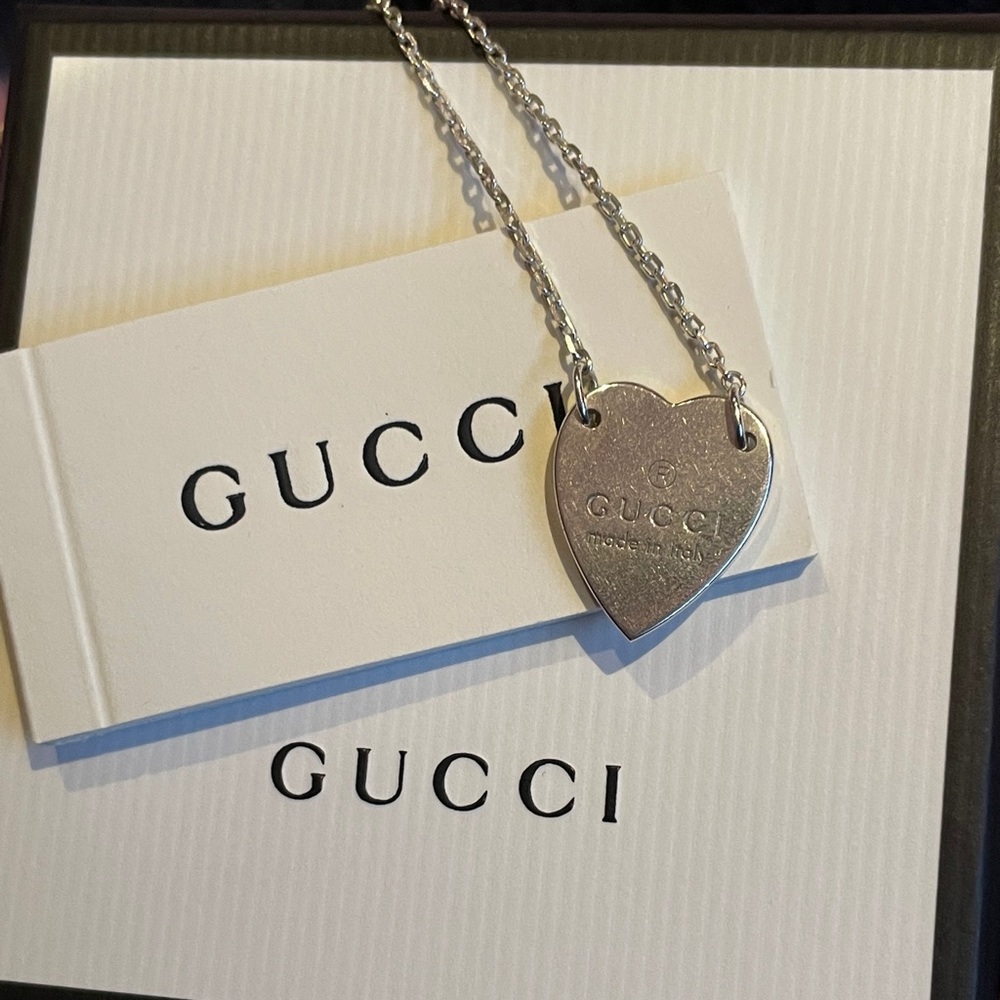 Gucci sterling silver heart pendant